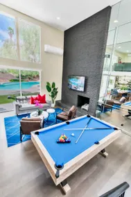 Spacious 5BR/4BA Retreat w/Pool 2 miles to strip - Image 3