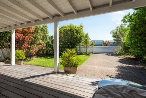 Vince’s Landing | Waterfront Cottage| Pay 2 Stay 3 - Image 4
