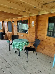 Tiny log cabin with hot tub-pet friendly-gas grill - Image 5