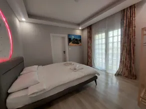 Pecan Nut Room - Image 4