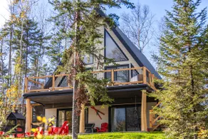 Beautiful A-FRAME Chalet & Amazing View & HOT TUB - Image 2