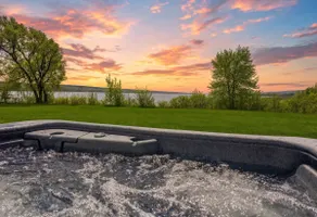 Condo for 6 people · Spa · River view · #2 - Image 3