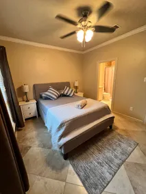 Private Suite/ Heart of Montrose - Image 4