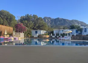 Bungalow in a holiday village, Kyrenia - Image 2
