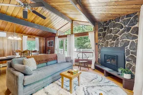 3BR house, gas fireplace, deck, bbq, w/d, wifi - Image 2