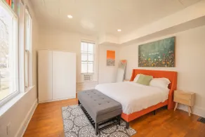 Spacious & Stylish House + 85”TV near UIUC & Carle - Image 3