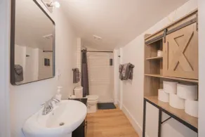Spacious & Stylish House + 85”TV near UIUC & Carle - Image 5