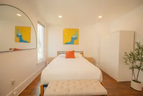 Spacious & Stylish House + 85”TV near UIUC & Carle - Image 2