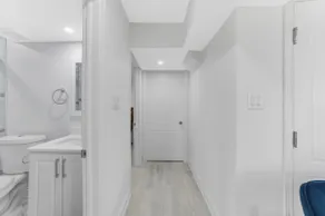 Chic & Cozy 2-Bedroom Suite - Image 2