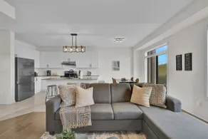 Modern Nest - 5 Beds, 2.5 Baths, 3 Park, Backyard - Image 3