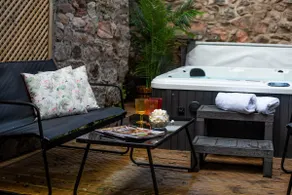 Hot Tub Wonderland House•Sleeps 11+1 •Coastal Stay - Image 5