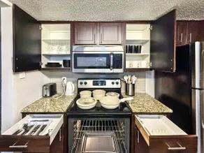 Sung Stay Near Addison Circle! - Image 4