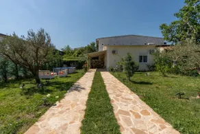 "Olive & Bloom" entire vila with Pool & Private Parking - Image 5