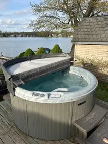 9BD Lake Front Cottage w/ Hot Tub & Pontoon Option - Image 3