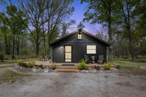 Cozy Private Cabin Near Lakes and Trails /Firepit - Image 3
