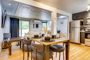 PNW Vibe Townhome: Minutes to Lake & Downtown - Image 4