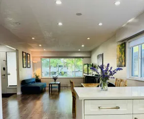 Central Vancouver 3BR Group Suite, Pets & PS4 - Image 5