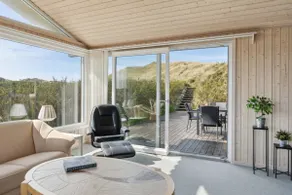 Front Row To The North Sea In Modern House - Image 4