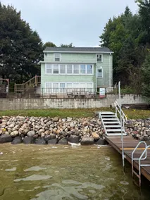 Family Friendly Lakeside Charmer-WiFi AC, frontage - Image 4