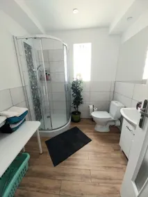 Magical Mirrors Studio Apartment - Image 5