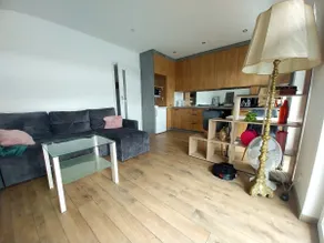 Magical Mirrors Studio Apartment - Image 2