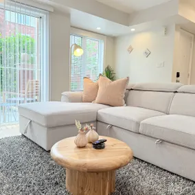 Oakville Chic 2BR – Near Shops & Parks - Image 3