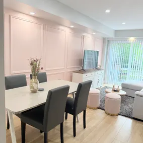 Oakville Chic 2BR – Near Shops & Parks - Image 2