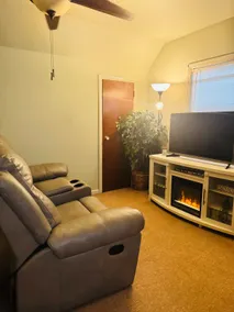 Private 2nd Floor Suite near MetLife Stadium & NYC - Image 2