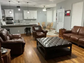 Family Friendly Sleeps 10, Yard + BBQ Near UNT TWU - Image 4