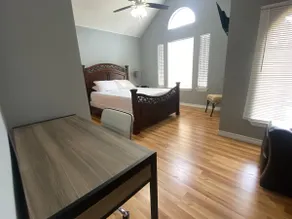Spacious 4BR | Sleeps 10 | Yard BBQ | by UNT & TWU - Image 4