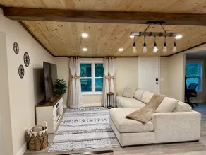 Cozy 3 Bdrm Cottage Retreat by the Springs - Image 2