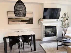 Slopeside Condo · Saint-Sauveur · Pool & A/C - Image 2