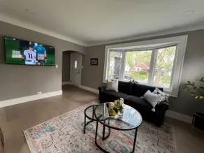 Cute Modern Home (with basement) - Image 3