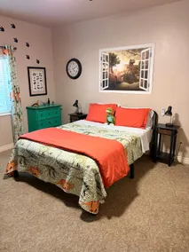 Sleeps 15, 2700 sqft 2ba, Lots of parking - Image 5