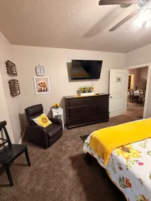 Sleeps 15, 2700 sqft 2 Ba, bring the whole family - Image 4