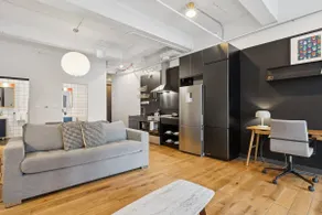 Studio Queen Gourmet | Placemakr Wall Street - Image 3