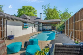 Charming Oasis Hot Tub PingPong | EV | Sleeps 16+ - Image 4