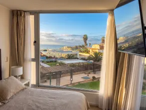 Luxurious Oceanfront Apartment, heated pool, gym - Image 3