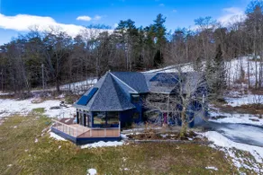 Hot Tub + Gorgeous Views - Green Mountain Getaway - Image 4