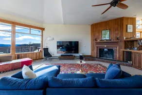 Hot Tub + Gorgeous Views - Green Mountain Getaway - Image 3