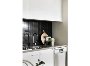 Peaceful light-filled city hideaway - Image 5
