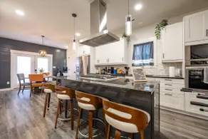 Sleeps 8 - Firepit + Garage | Downtown/ INDY 500 - Image 3