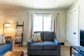 Harrison Lookout-Great Royal Oak Location! - Image 3