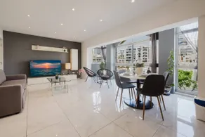 St Julians centre 3BED with views! by Homely - Image 4