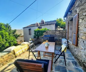 Charming pressoir with rooftop terrace in Le Cap. - Image 2