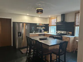 Historic Modern Apartment - Image 3