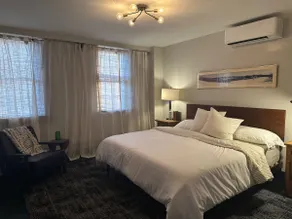 Historic Modern Apartment - Image 2