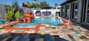 Crazy Pool in Miami - Image 2