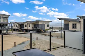 Saratoga Beach House - Modern 1 min walk to beach - Image 4
