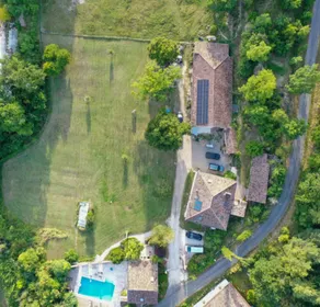 Domaine de Péroline Piscine et jacuzzi - Image 3